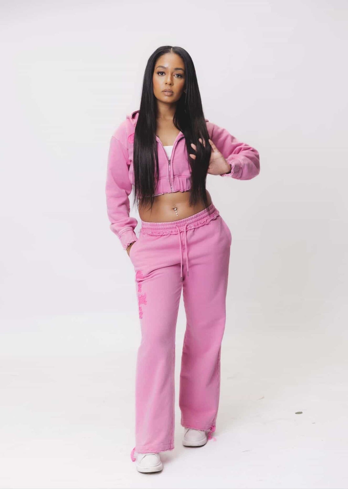 Custom Cœur Noir Embroidery Jogger Set™ – Oversized Cropped Hoodie & Joggers